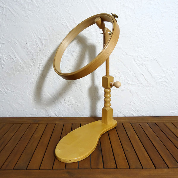 Hardwick Manor Wood Hoop Fanny Frame